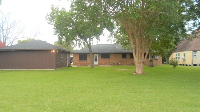 Building Photo - 308 San Jacinto St