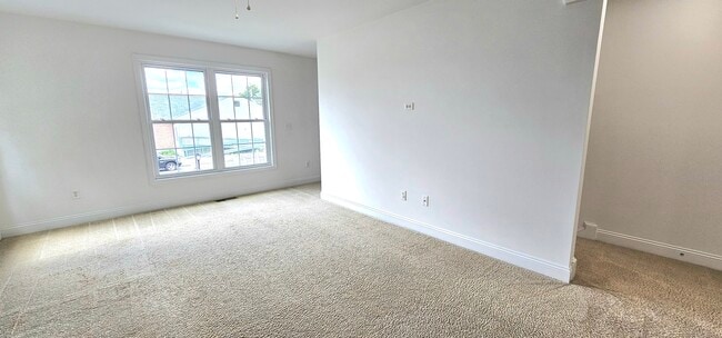 Building Photo - 83 Buckingham Ave