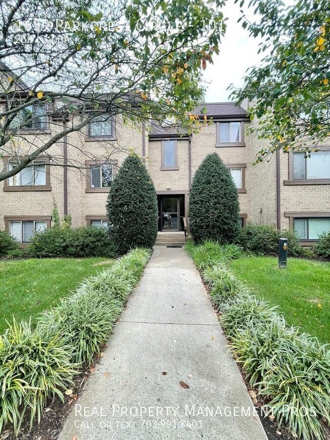 Building Photo - 1659 Parkcrest Cir
