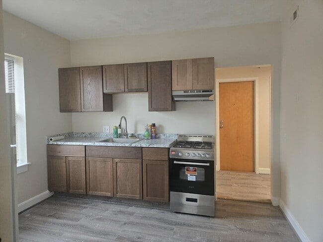 Foto del edificio - 1111-1115-1115 Blue Hill Ave