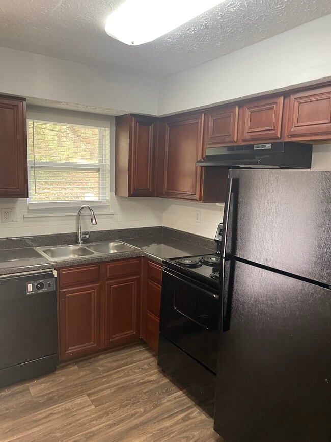 Stonegate Townhomes Apartments in Riverdale, GA