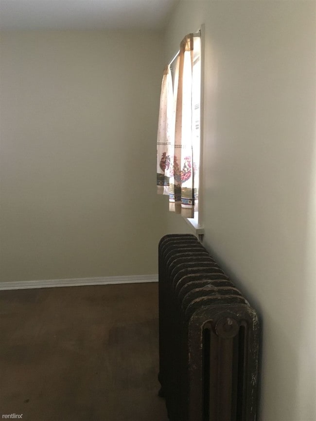 Building Photo - 1 br, 1 bath  - 333 W Franklin St #5