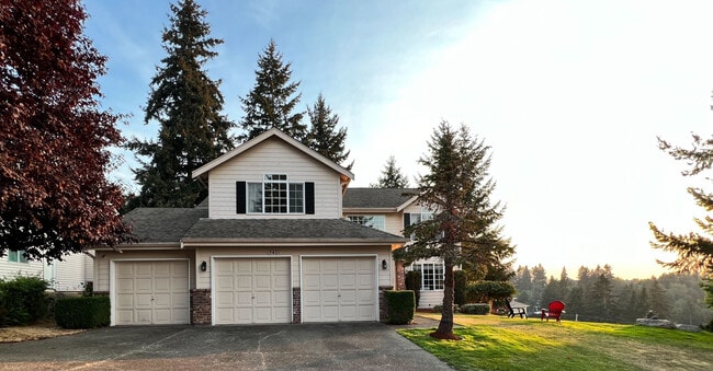 Building Photo - 5401 Highland Dr SE