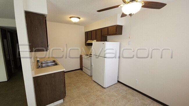 Building Photo - 1234 O Ave Pl NE