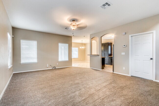 Foto del edificio - Gorgeous 4 Bedroom Home In Horizon with Refrigerated Air!