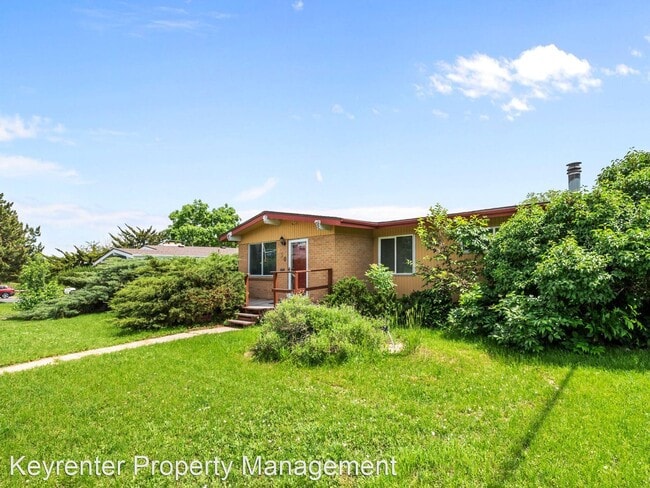 Building Photo - 4 br, 2 bath House - 130 W Midway Blvd
