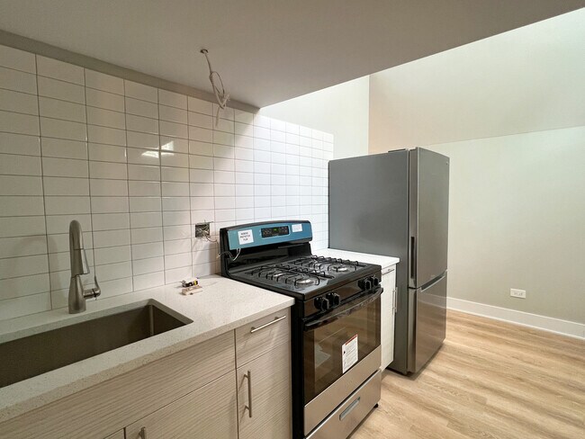 Foto del edificio - 2702 S Homan Ave