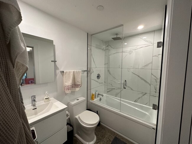 Photo du bâtiment - Master Room - River Street & Queen Street East