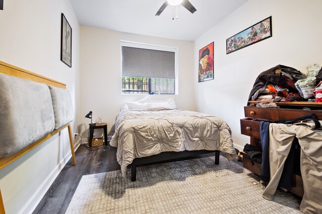 Building Photo - 1906 N Whipple St