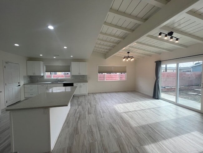 Foto del edificio - Beautifully renovated 3 bed 2 bath house