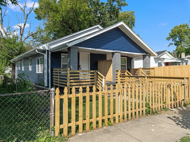 Foto principal - 572 Trowbridge St