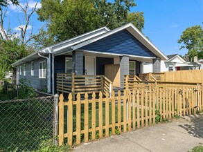 Building Photo - 572 Trowbridge St