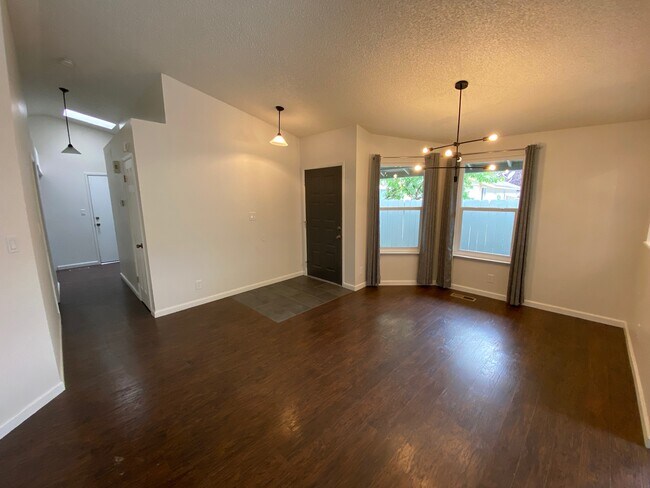 Building Photo - 6259 Walnut Creek Rd