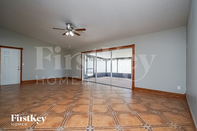 Building Photo - 818 Black Knight Dr