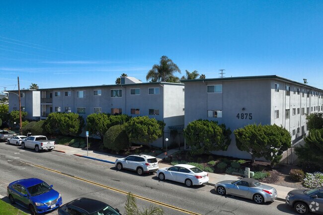 Foto del edificio - 4885 Cole St