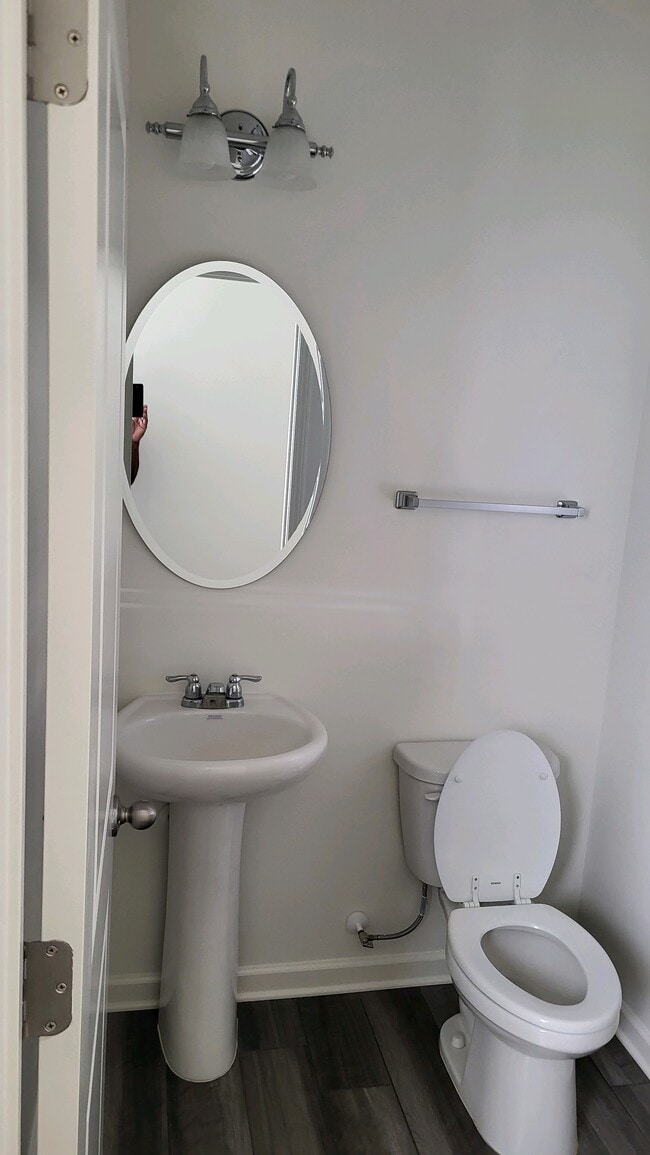 Powder Room - 3405 Walker Dr