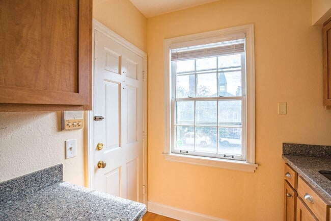 Building Photo - Charming Condo in Historic San Marco with River Views