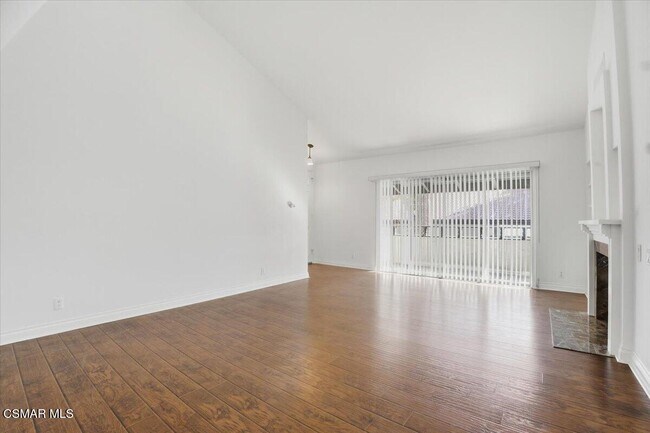 Foto del edificio - 31505 Lindero Canyon Rd