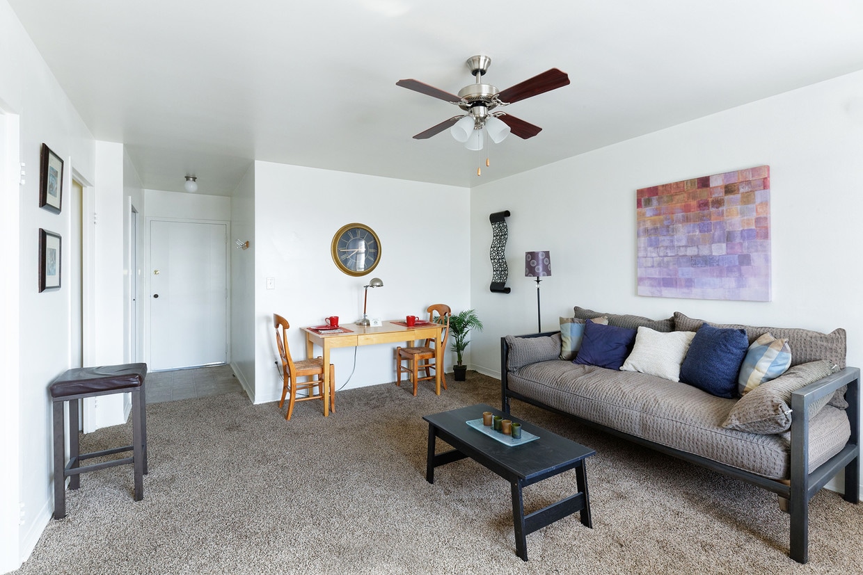 Quality Hill Towers Apartments Kansas City, MO