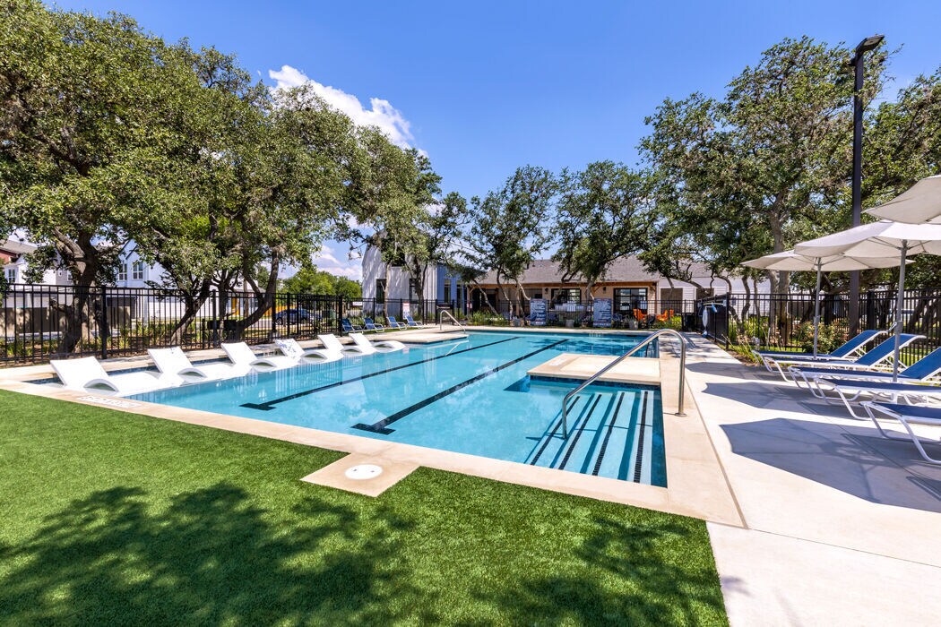 Farm Haus Apartments 8150 W Hausman Rd San Antonio, TX