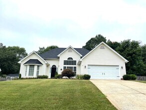 Building Photo - 195 Chandeleur Dr
