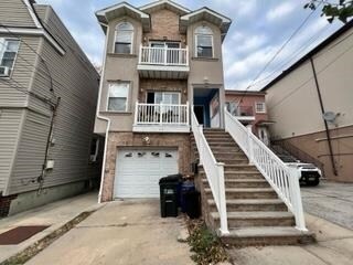 Primary Photo - 110 Leonard St