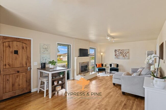 Building Photo - "Charming 3-Bedroom Coastal Retreat on Yos...