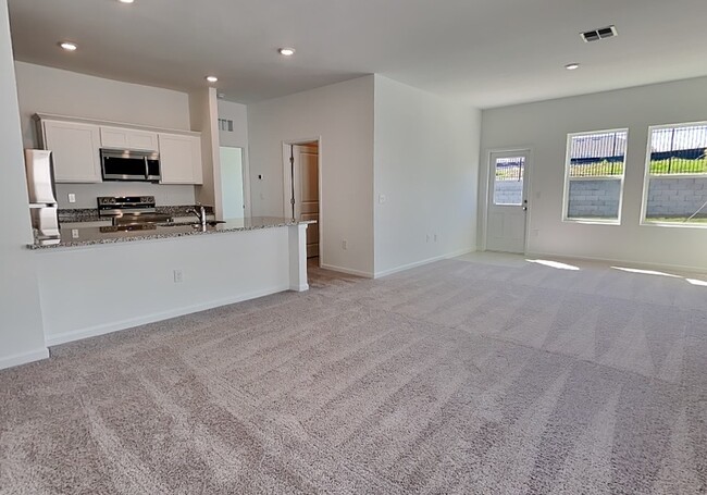 Building Photo - 463 Hennepin Lp