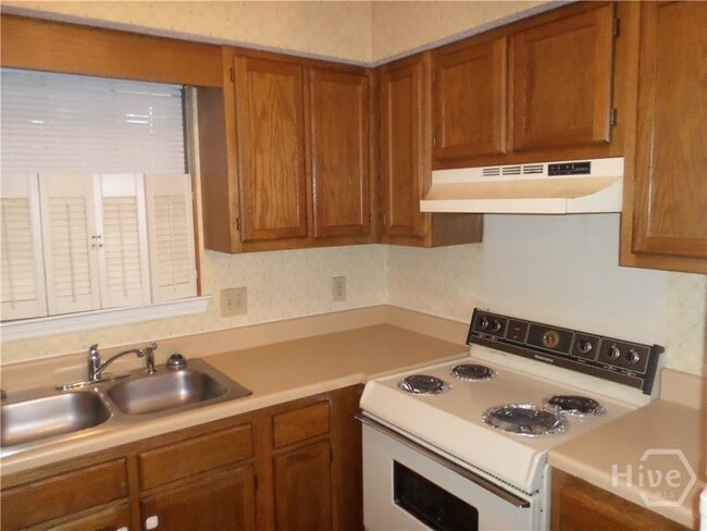 Building Photo - 29 Colony Park Dr