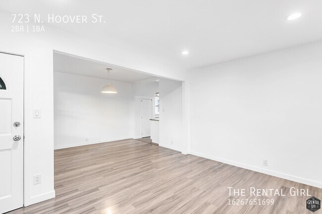 Building Photo - Charming 1920's Duplex | Updated Interior ...