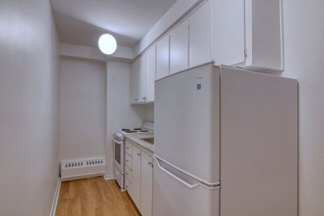 Building Photo - 3460 Rue Durocher