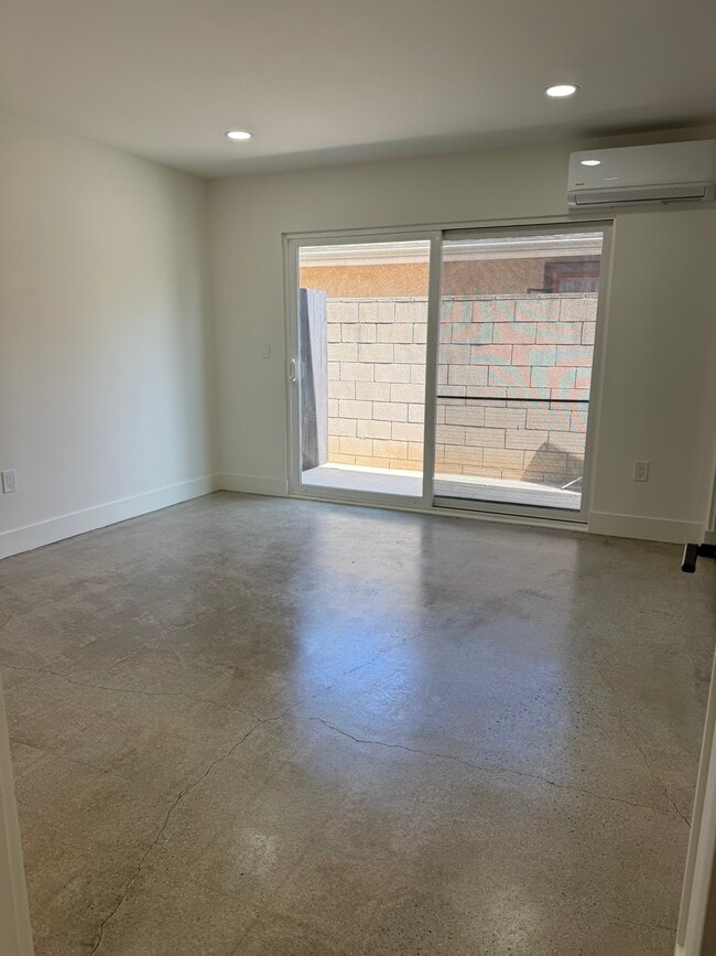 Building Photo - 14962 Rolling Ridge Dr
