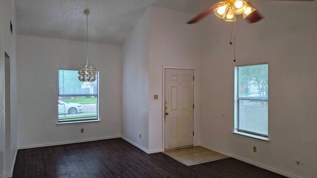 Building Photo - 3808 London Ln