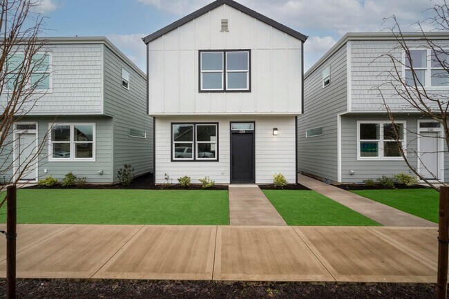 Foto del edificio - Move In Special Up to 3 Month's Free- Newb...