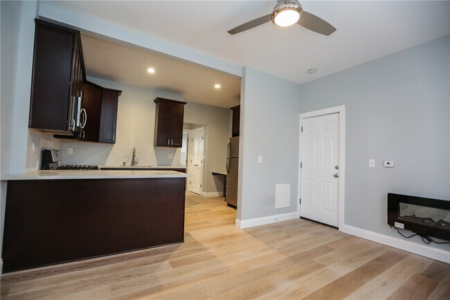 Foto del edificio - 544 Culver Pkwy