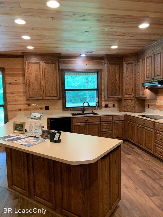 Building Photo - 4 br, 3.5 bath House - 11093 Gurney Rd
