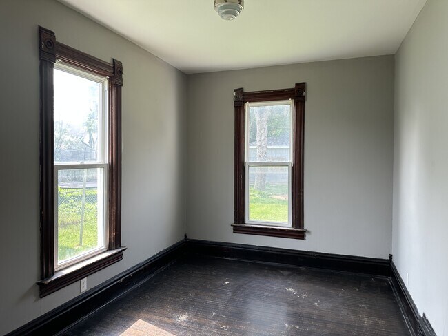 Foto del edificio - 909 E Garden St
