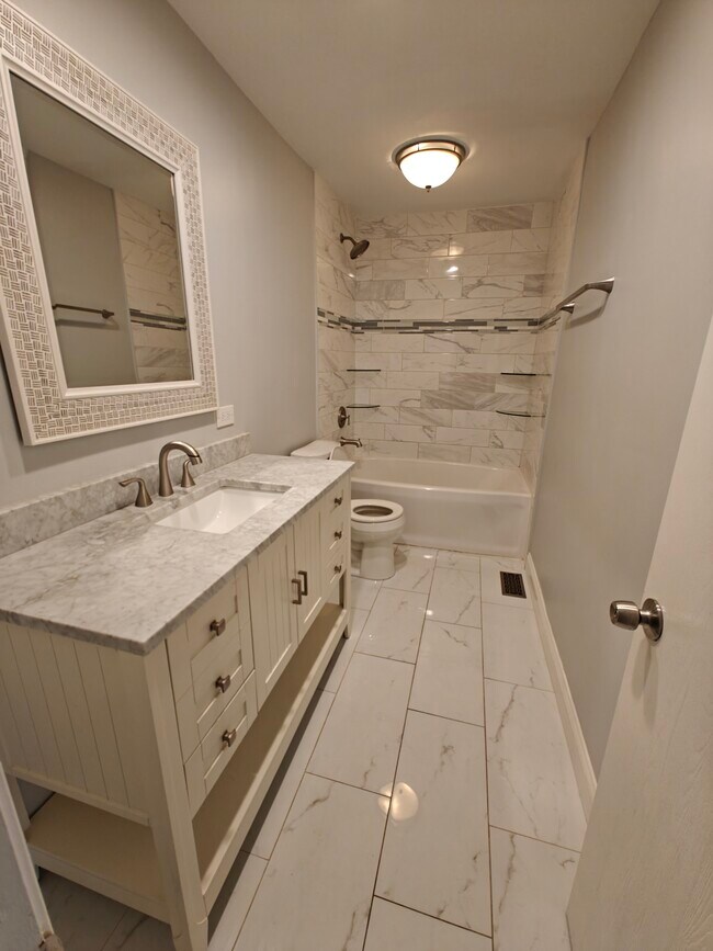 Foto del edificio - 1410 N Whispering Springs Cir