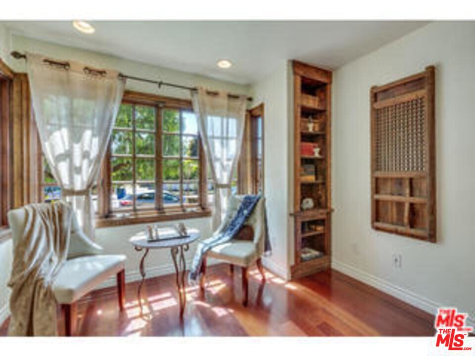 Foto principal - 4224 Beethoven St