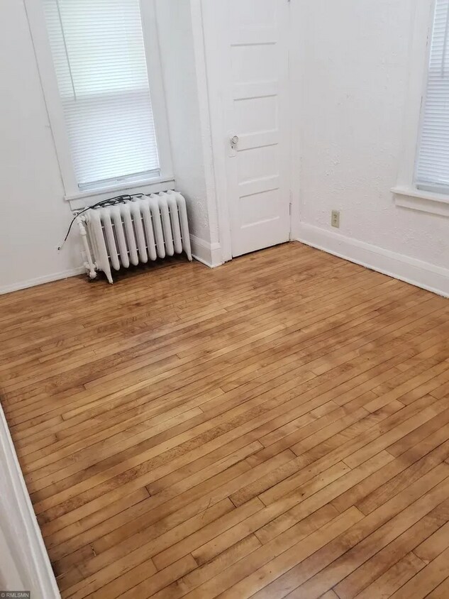 Primary Photo - 4136 N Girard Ave