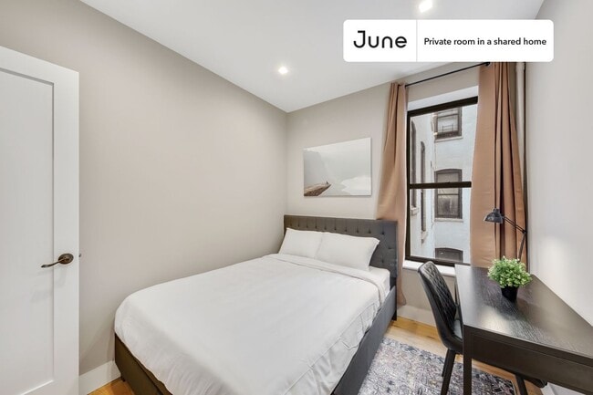 Private bedroom in 4 bed/2 bath Home - Private bedroom in 4 bed/2 bath Home