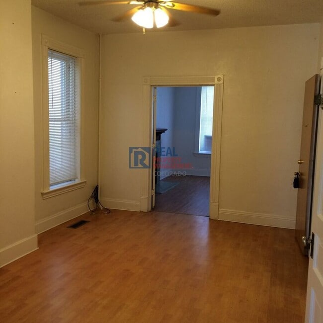 Foto del edificio - 1754 N Washington St