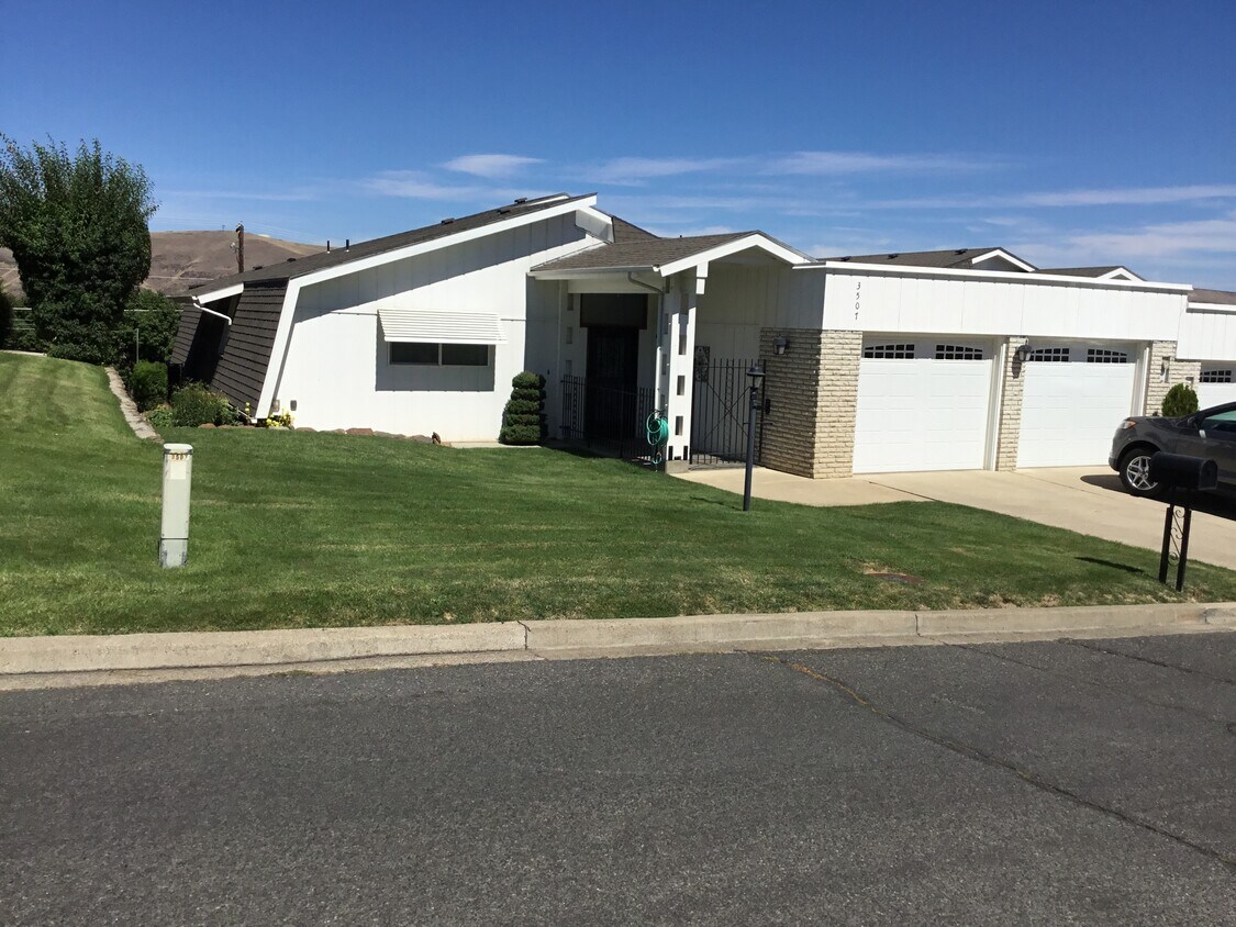 Primary Photo - 3507 Highview Dr