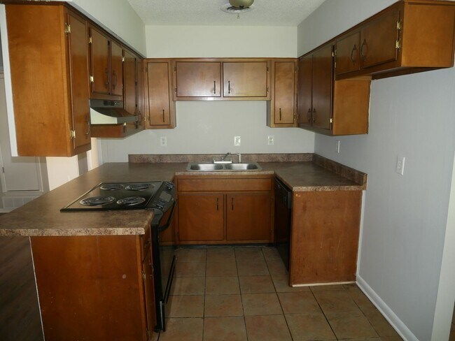 Building Photo - 3330 Mayfair Rd