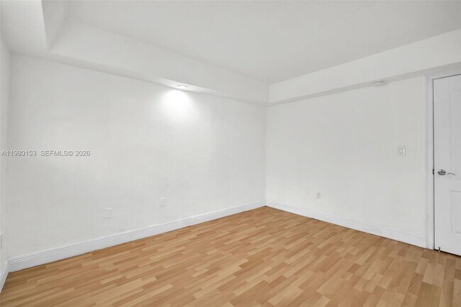 Foto del edificio - 3245 Virginia St