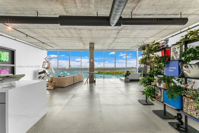 Foto del edificio - 7934 West Dr