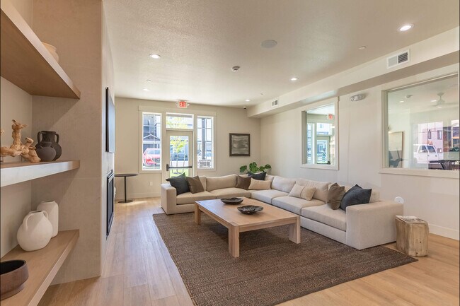 Building Photo - Cascade Place Apartment Homes