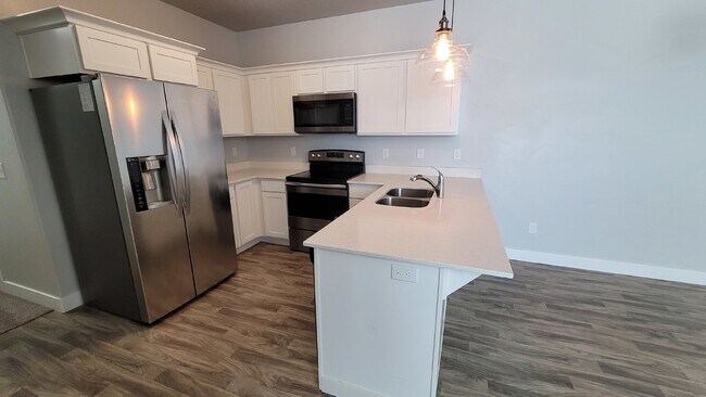 Building Photo - Stunning 3 Bed/2 Bath Condo in Lehi!