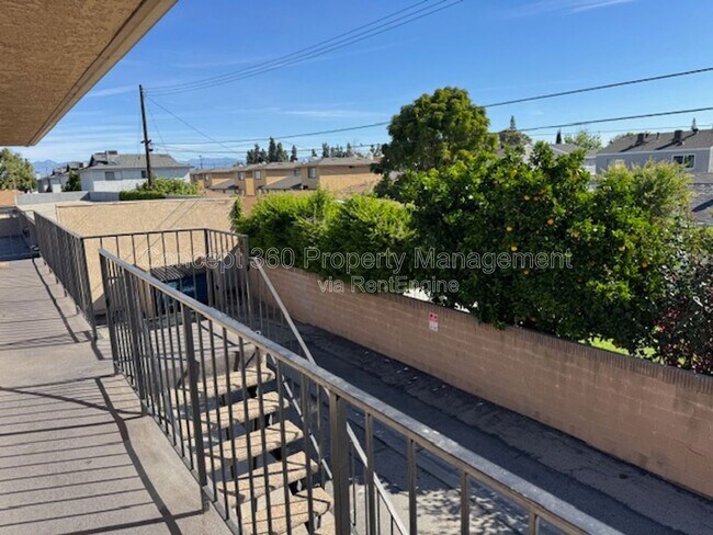 Foto del edificio - 9421 Cedar St