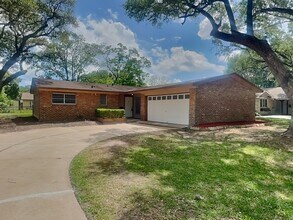 Building Photo - 10322 Antrim Ln
